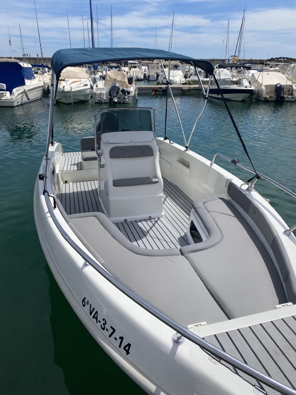 Votre journée à Malaga : Louez un bateau à moteur pour une journée complète de découverte