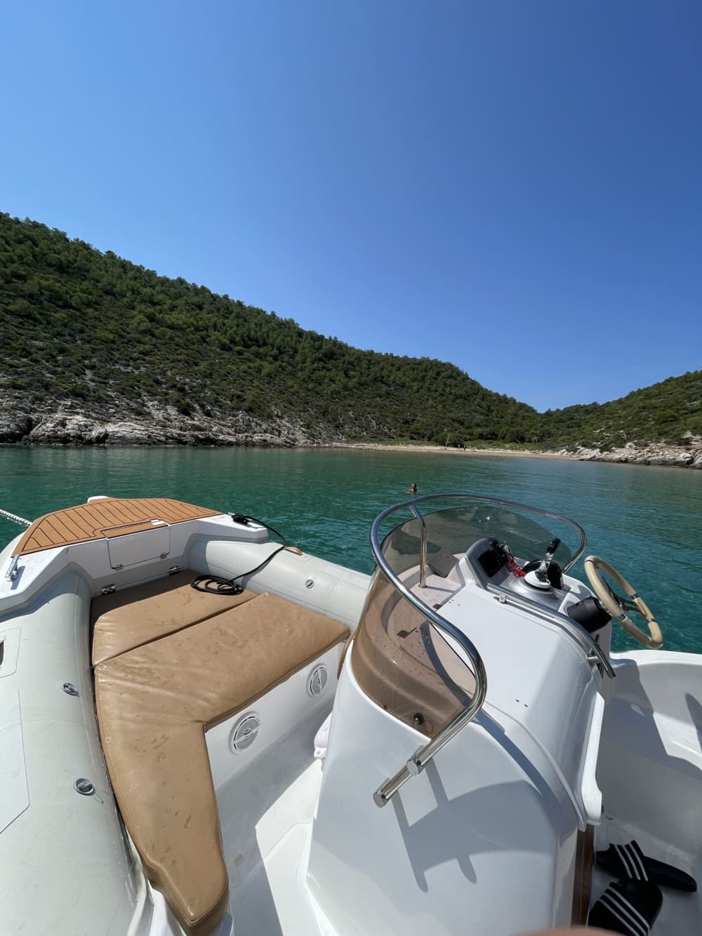 Η ιδιωτική σας μέρα ηλιόλουστης και χαρούμενης ατμόσφαιρας στο Χβαρ
