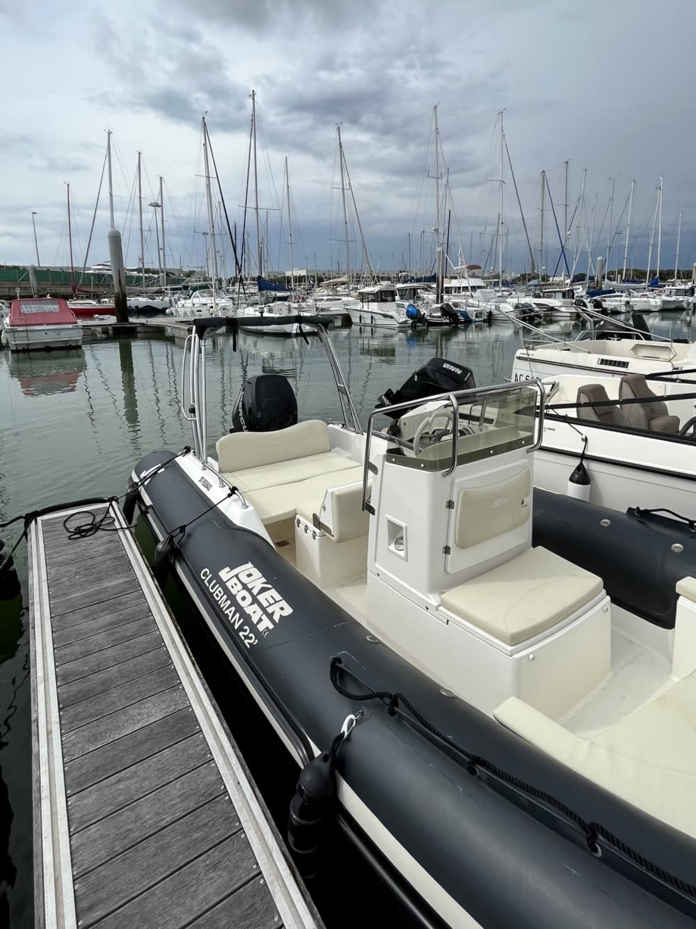 Évasion royale : 4 heures de détente en bateau à moteur