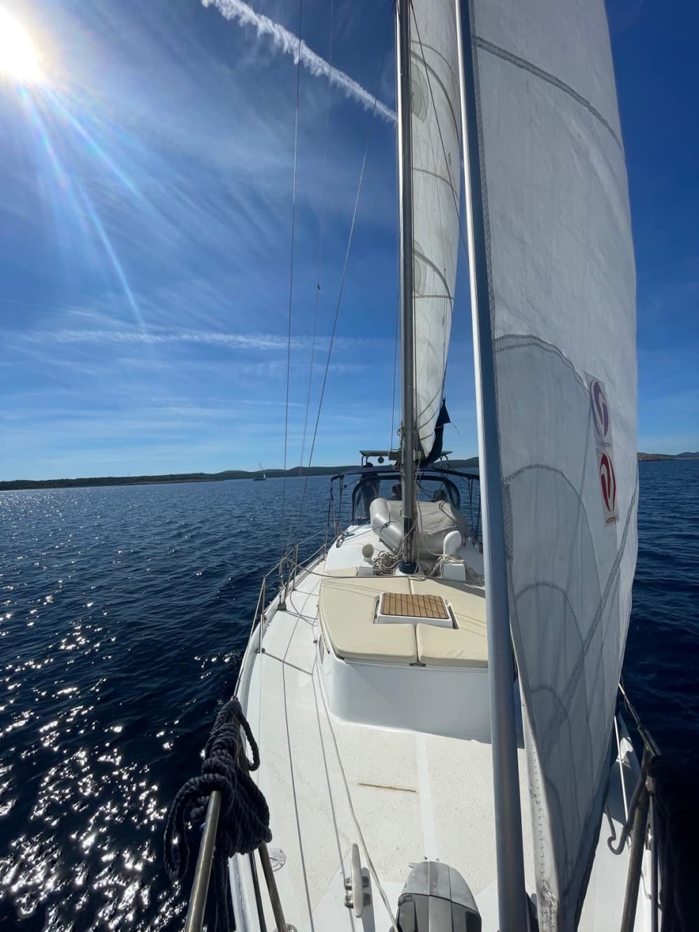Journée complète de voile à bord d'un voilier à Zadar