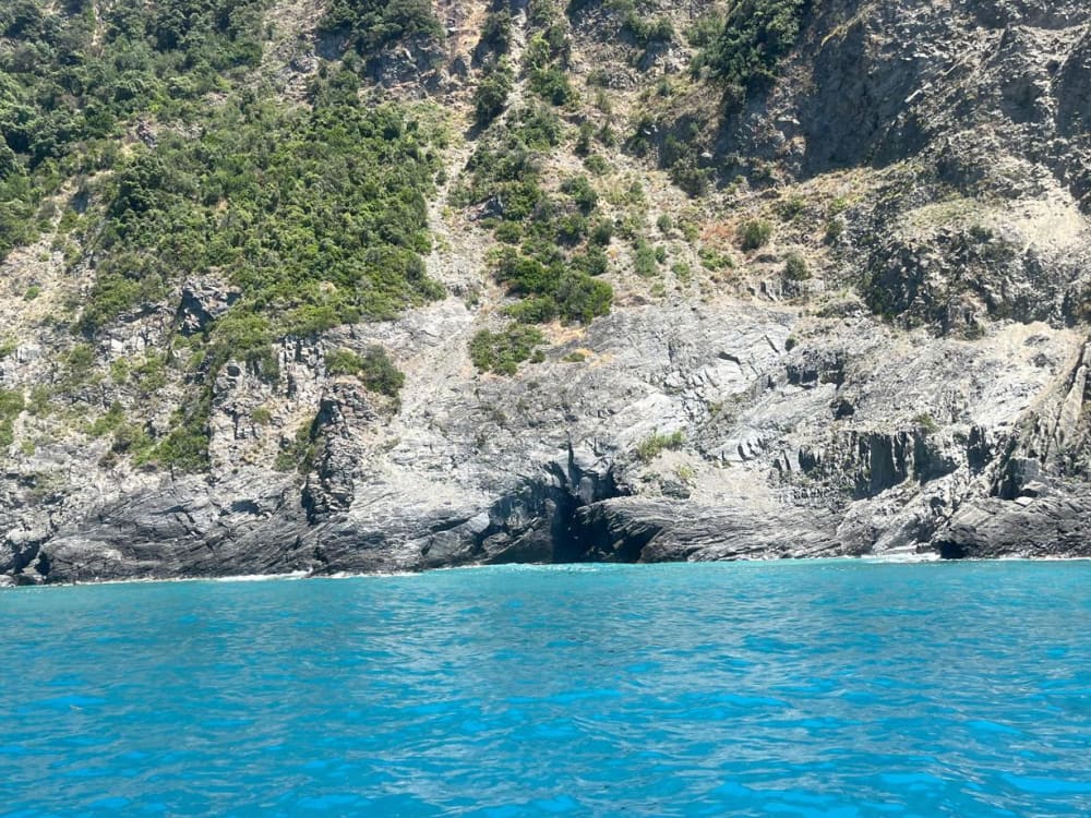 Seu dia em Ameglia: Alugue uma lancha para 7h30 de descoberta.