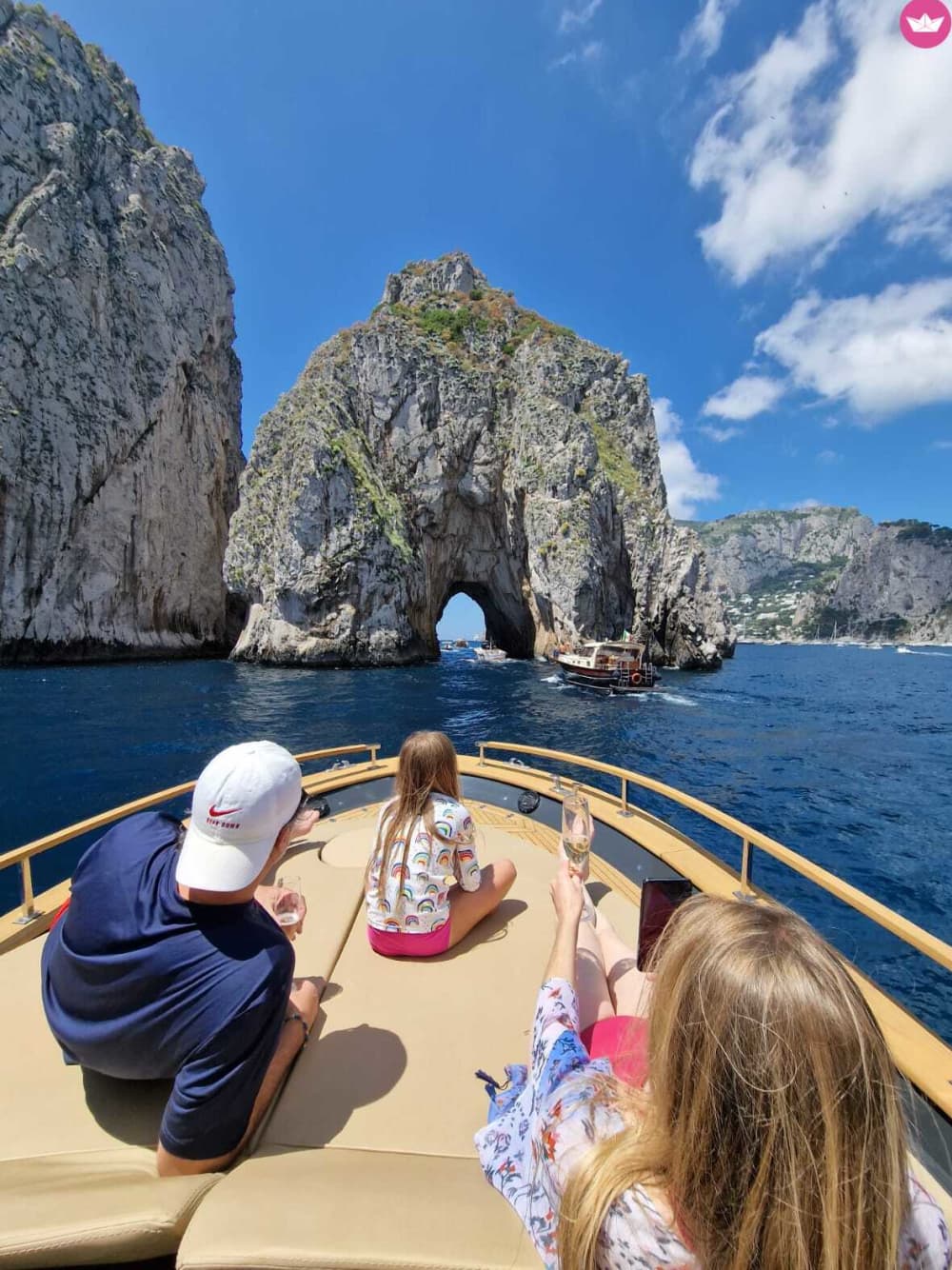 The island of la dolce vita – Heading for Capri from Maiori