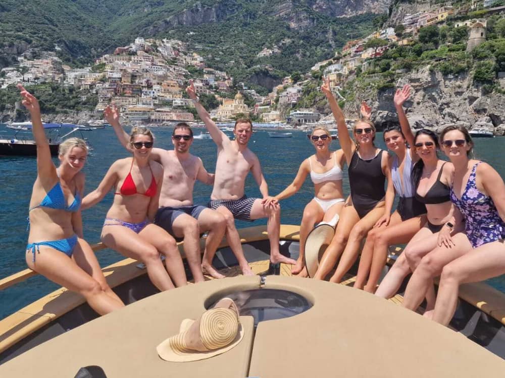 Zwischen Höhlen und Dörfern: Tag auf See ab Maiori