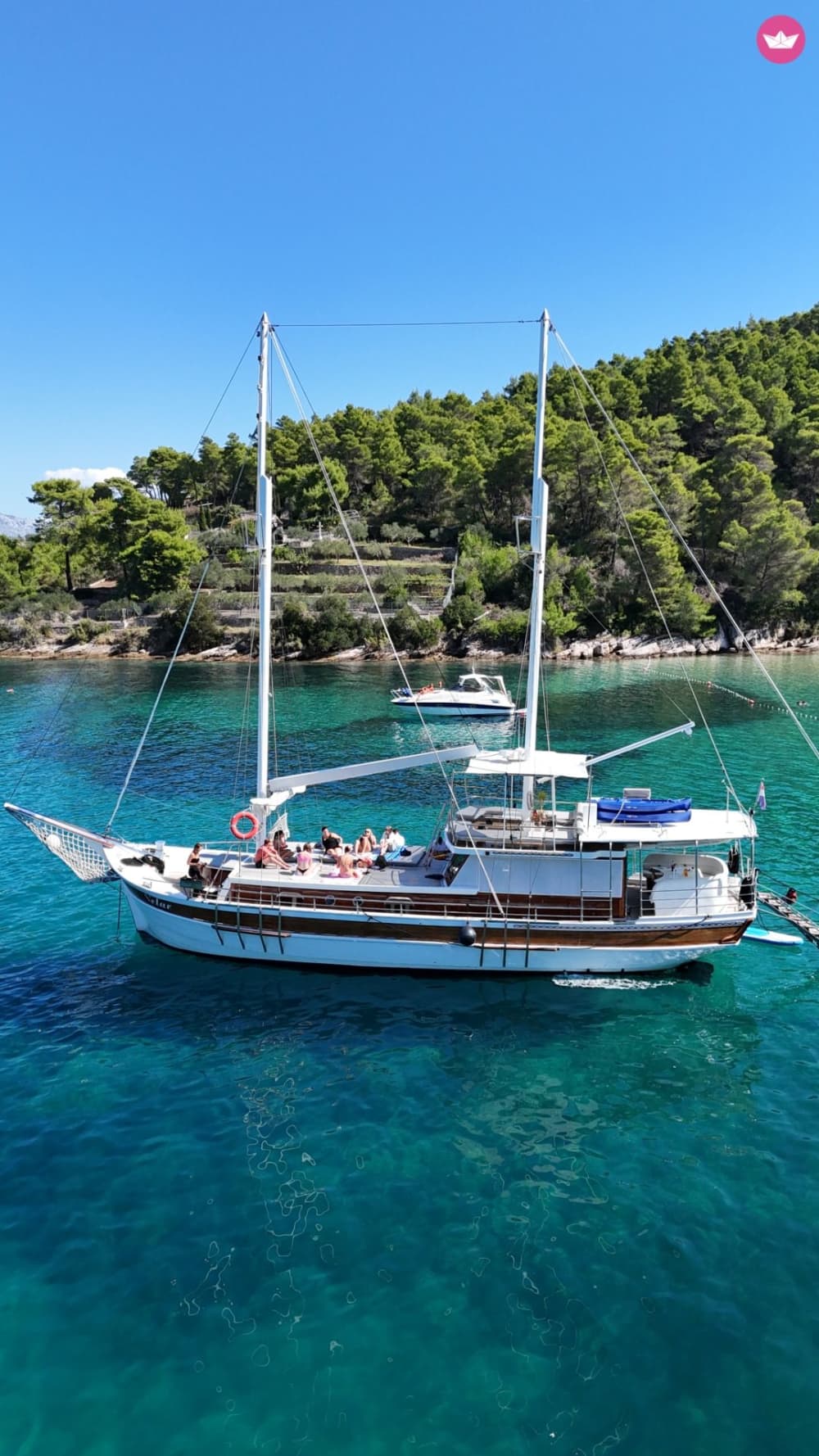 Découvrez des plages cachées lors d'une excursion en voilier de Split à l'île de Solta