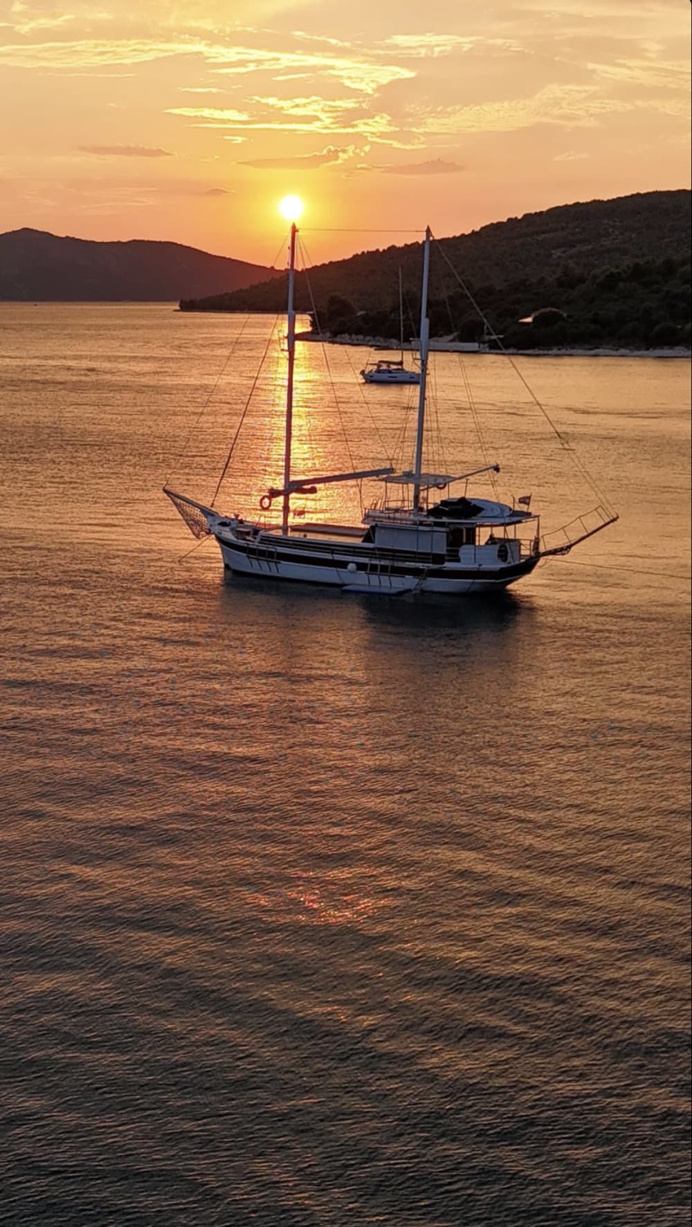 Experiencia de navegación privada desde Marina Split o Podstrana hasta la isla de Brac