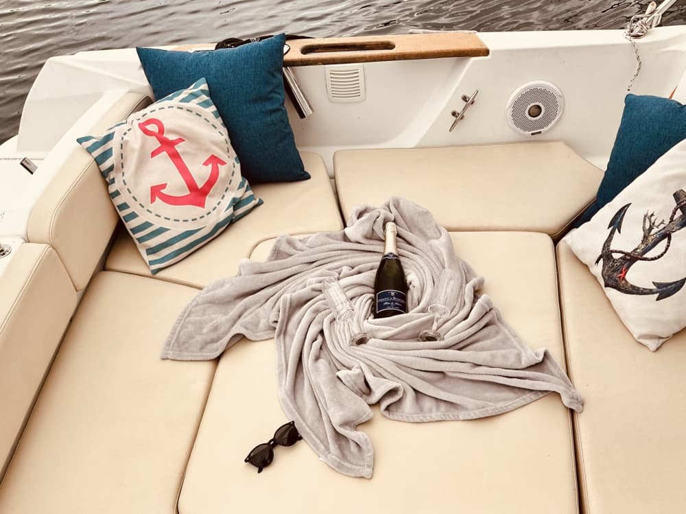 Small trip, big emotions: A refreshing half-day in Dublin on this Beneteau Antares 750