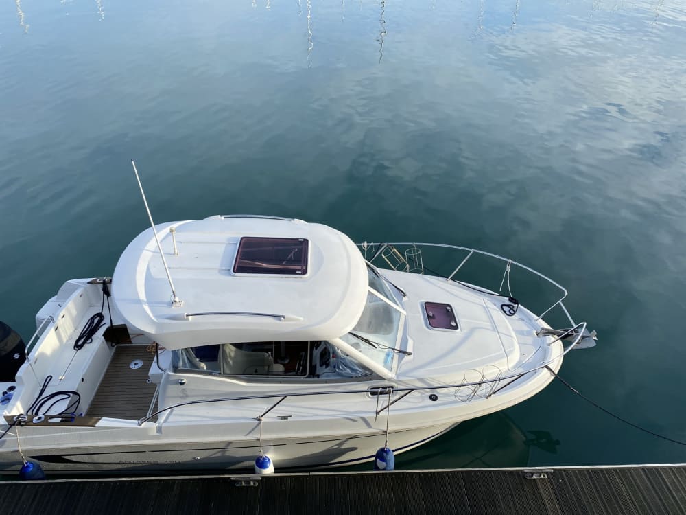 Small trip, big emotions: A refreshing half-day in Dublin on this Beneteau Antares 750