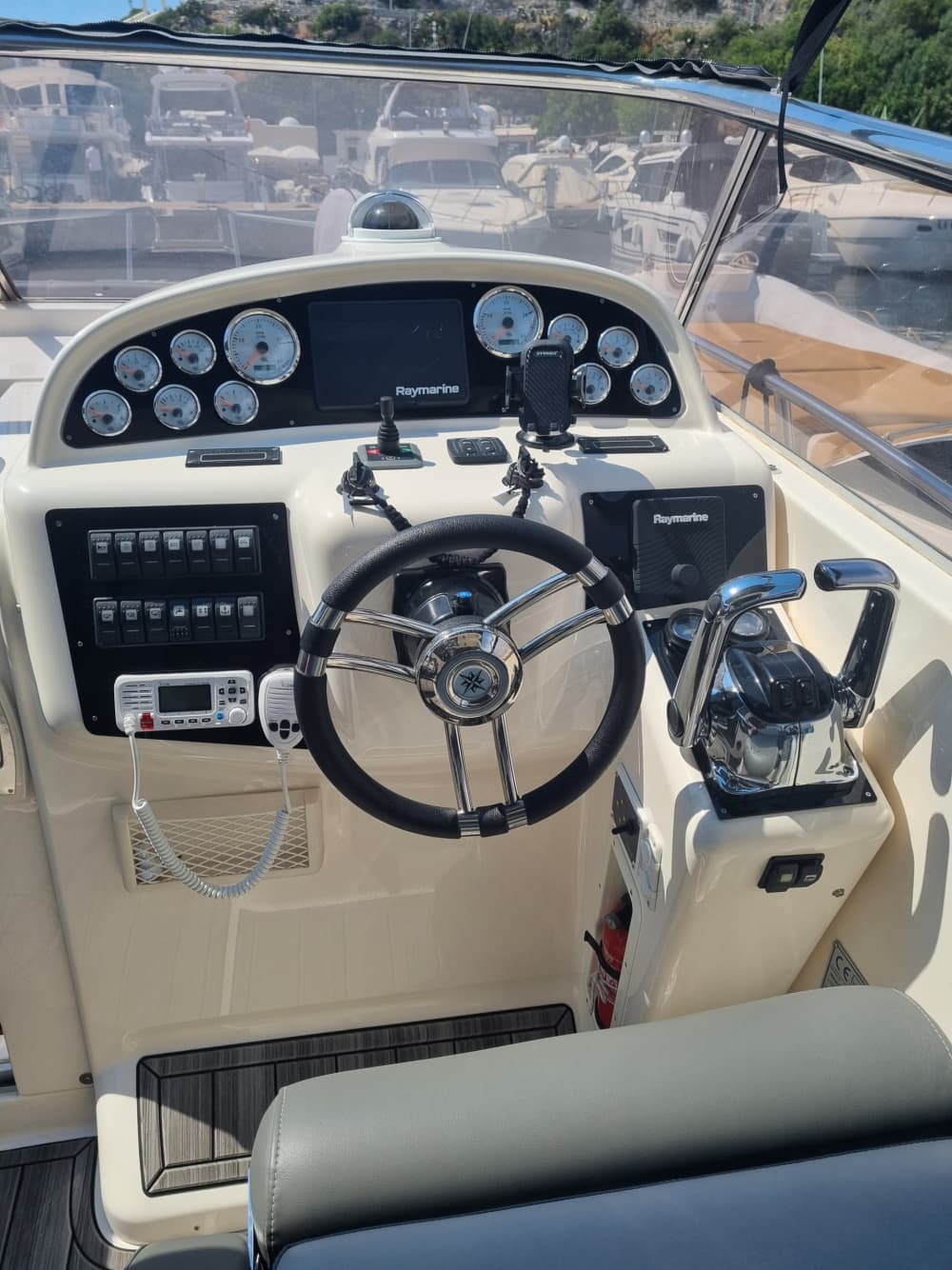 Ihr privates Motorboot für einen Tag rund um Sperlonga