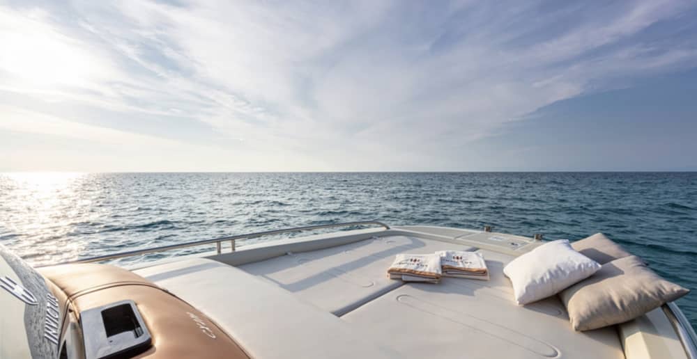 Ontspan tijdens een boottocht van 4 uur naar Tropea of een reis van 9 uur naar de Eolische Eilanden.