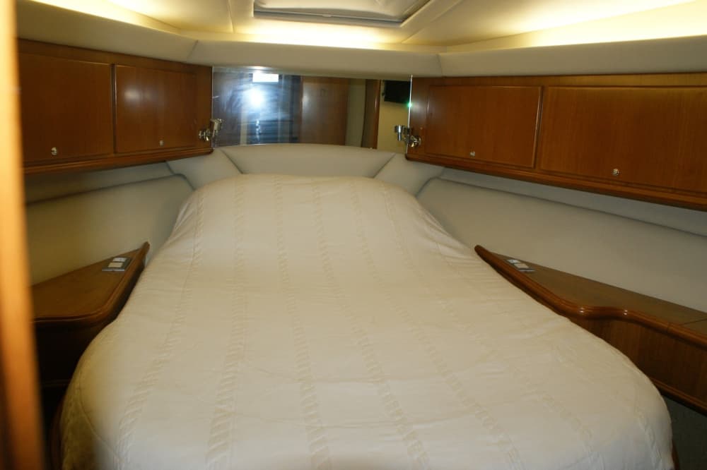 Entdecken Sie Frontignan: Ein sonniger Tag auf einem Motorboot