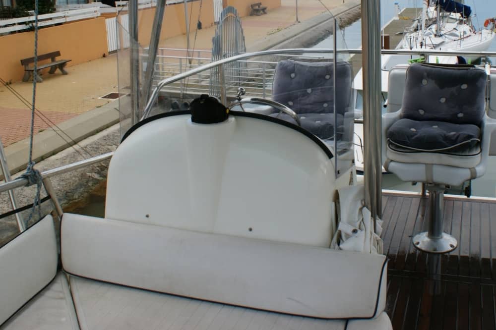 Entdecken Sie Frontignan: Ein sonniger Tag auf einem Motorboot