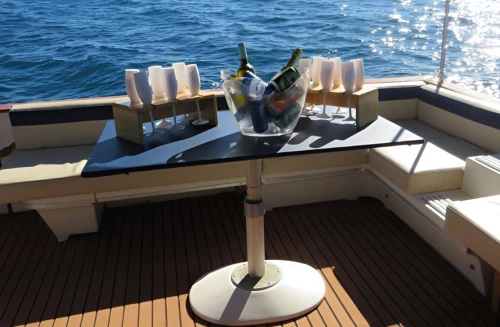 3 uur durende privécharter – Feesten, spelen en varen langs de kust van Marbella