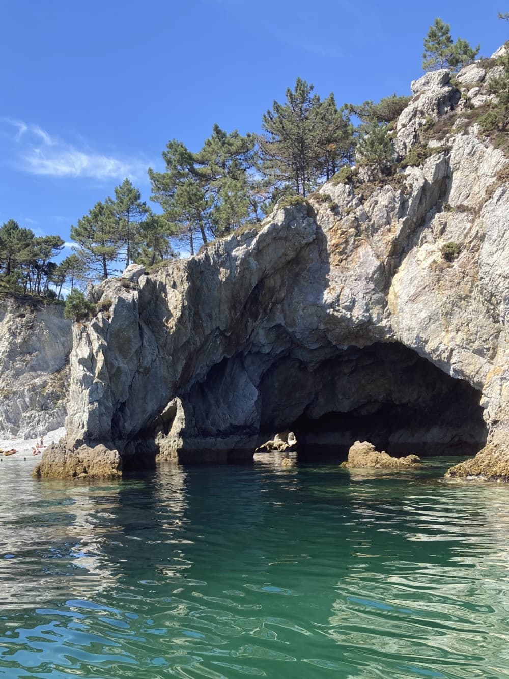 Louez un bateau à moteur pour 4 heures de plaisir