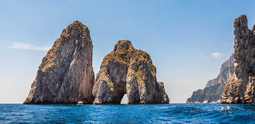 Tour de medio día por Capri: farallones y cuevas