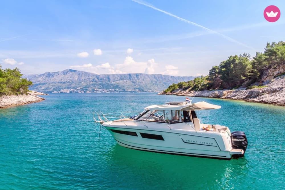 North/East Brac Relaxing Tour: Scenic Bays & Cliff Jumping Adventure (9 hrs)