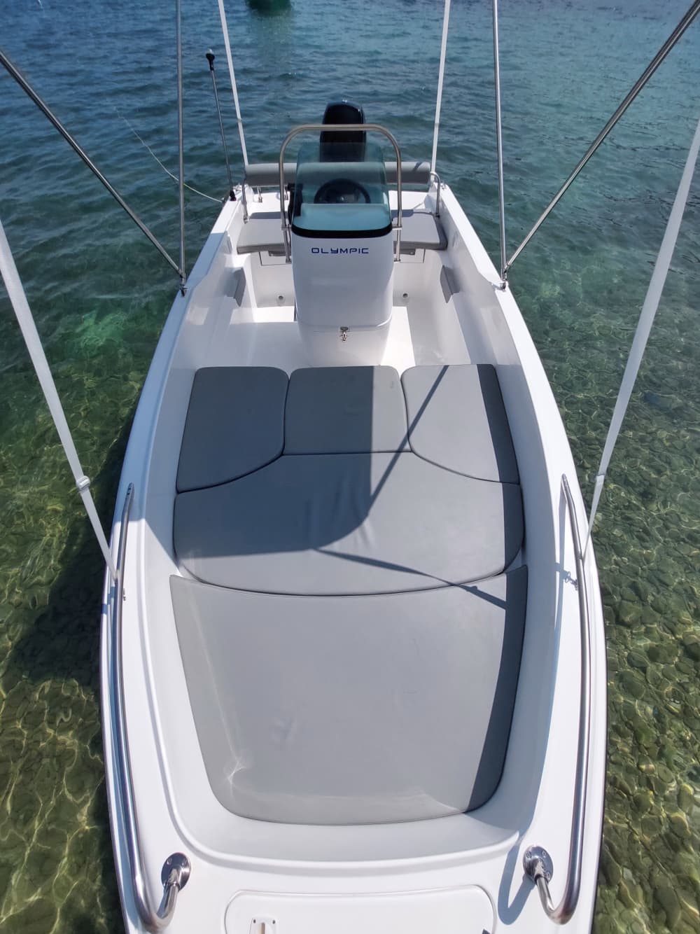 Un día en Cefalonia en una lancha motora