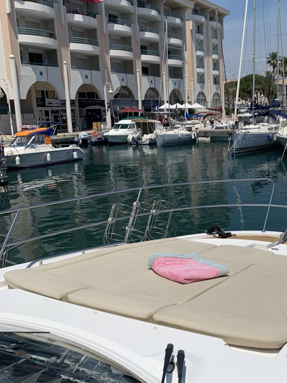 Votre bateau à moteur privé pour une journée autour de Fréjus
