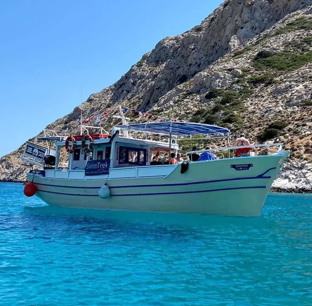 Profitez de 9 heures de navigation à moteur à Naxos.