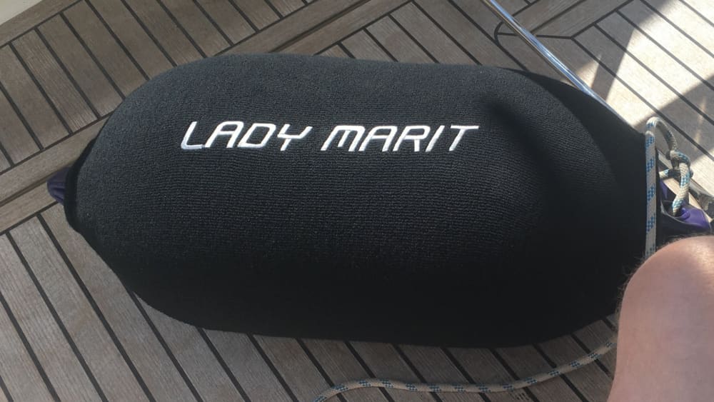 Esplora le baie nascoste di Murter a bordo di uno yacht a motore.