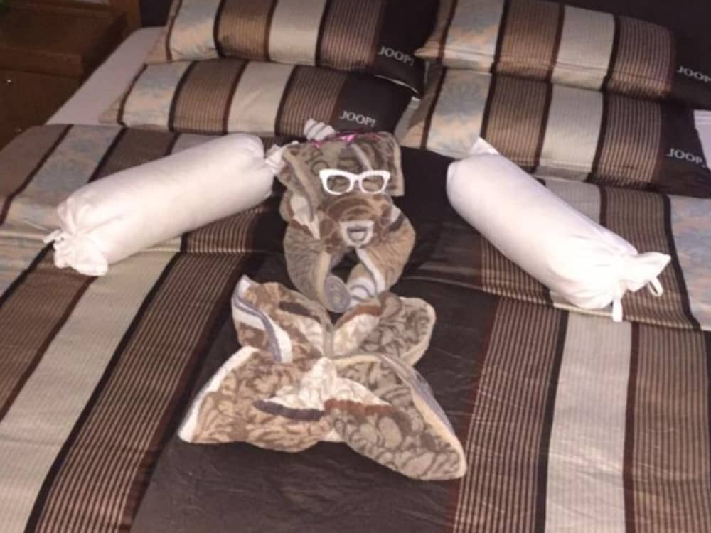 Esplora le baie nascoste di Murter a bordo di uno yacht a motore.