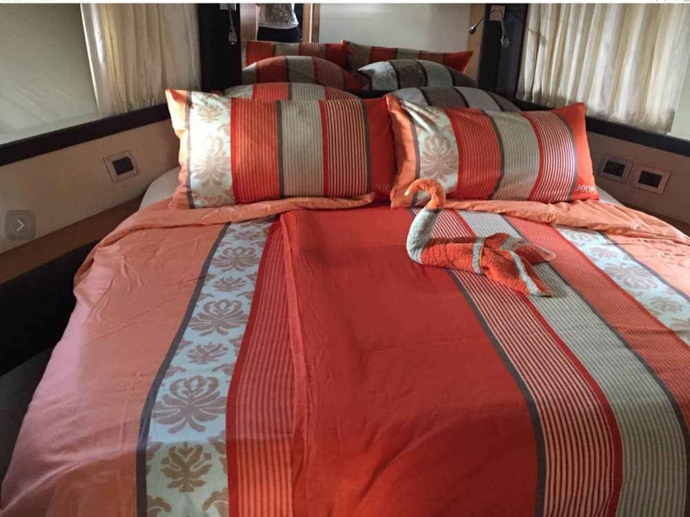 Esplora le baie nascoste di Murter a bordo di uno yacht a motore.