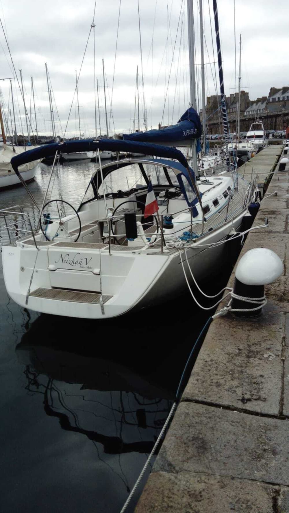 Profitez de chaque instant : une journée ensoleillée autour de Saint-Malo à bord d'un voilier