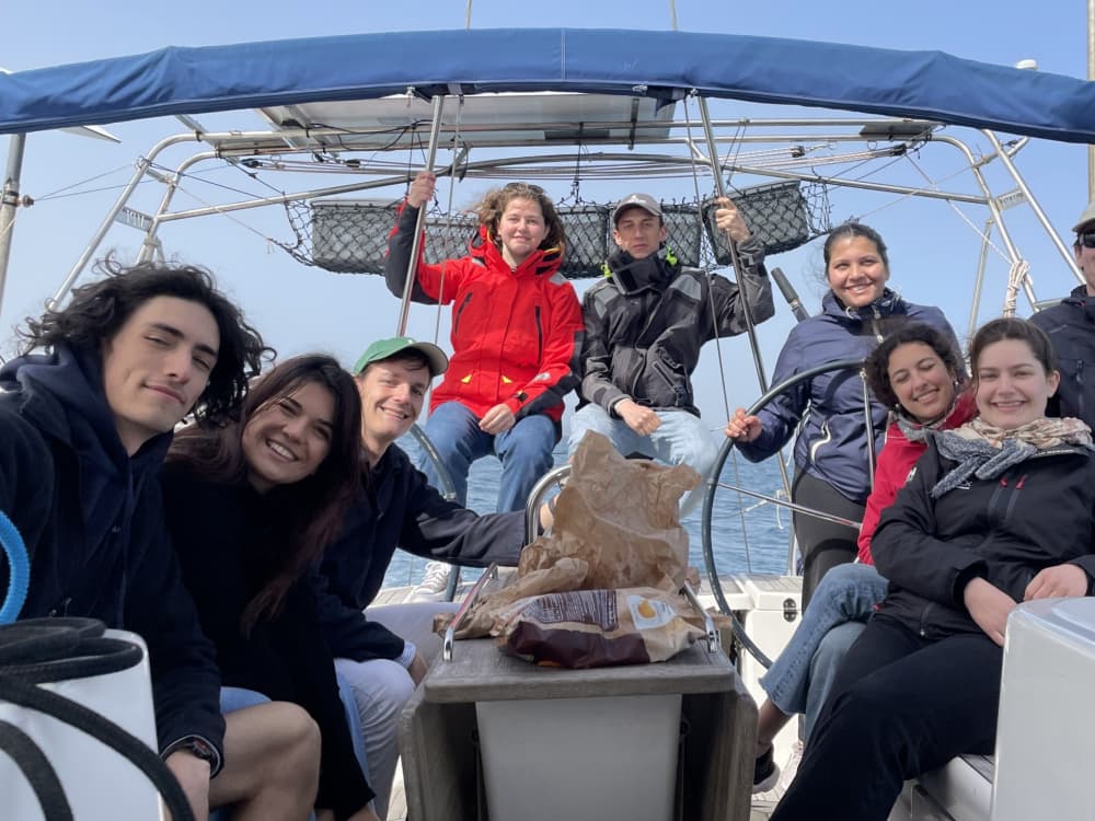 Profitez de chaque instant : une journée ensoleillée autour de Saint-Malo à bord d'un voilier