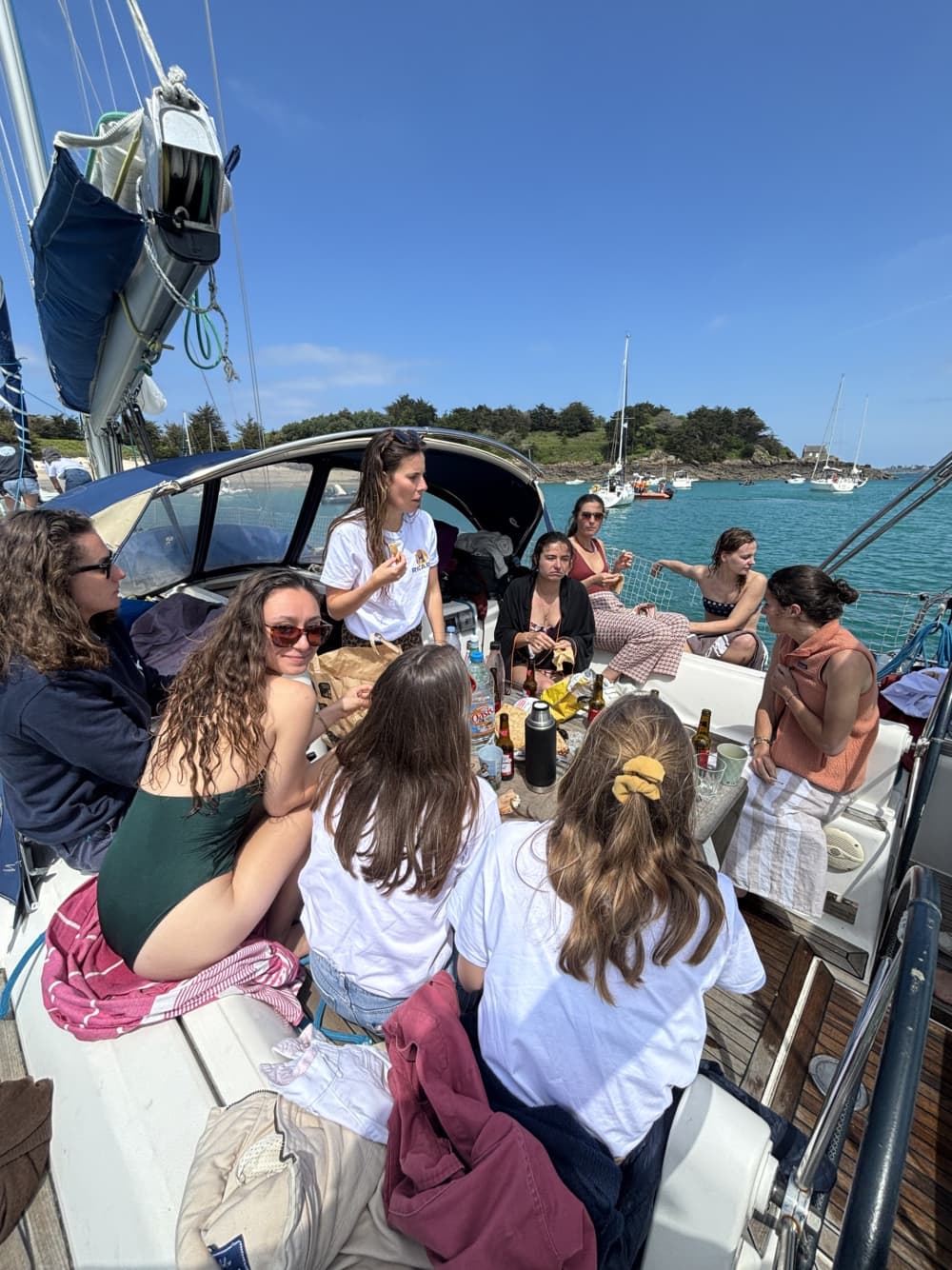 Profitez de chaque instant : une journée ensoleillée autour de Saint-Malo à bord d'un voilier