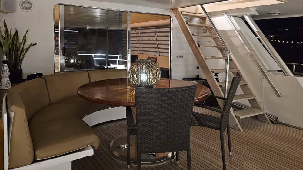 Voyage sur mesure en mer Égée : croisière privée de luxe de 8 heures