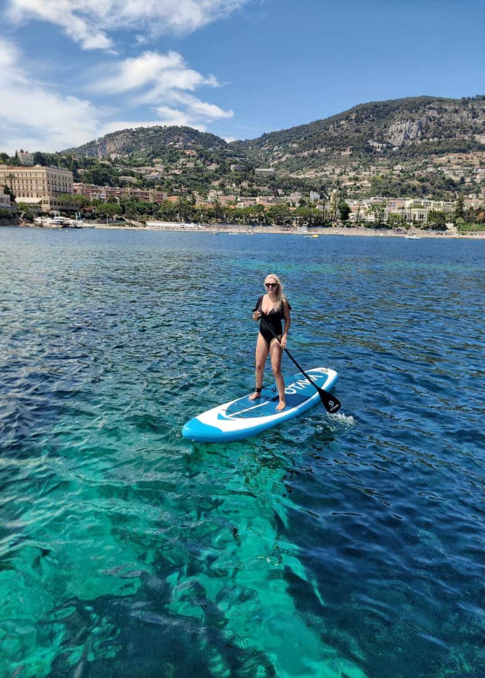 La tua barca a motore privata per una giornata nei dintorni di Nizza