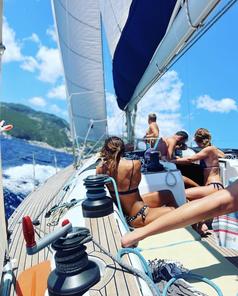 Experiência de um dia inteiro navegando em um veleiro em Porto Santo Stefano.