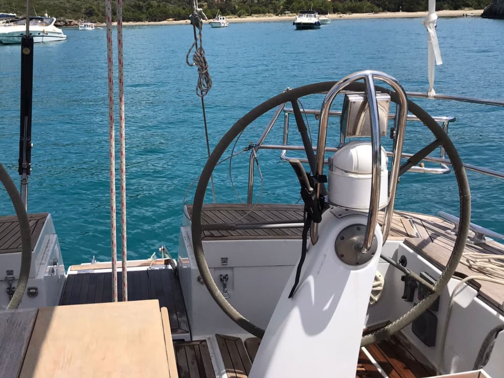 Experiência de um dia inteiro navegando em um veleiro em Porto Santo Stefano.