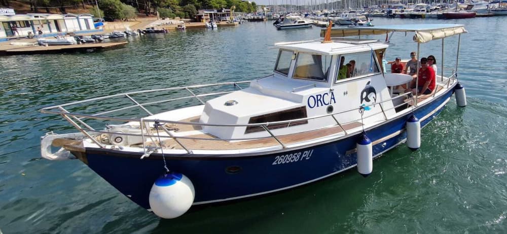 Privater Ausflug mit einem Motorboot