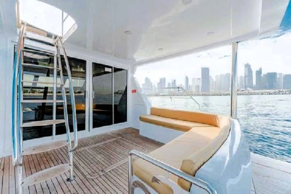 2-Hour Luxury Yacht Excursion in Dubaï
