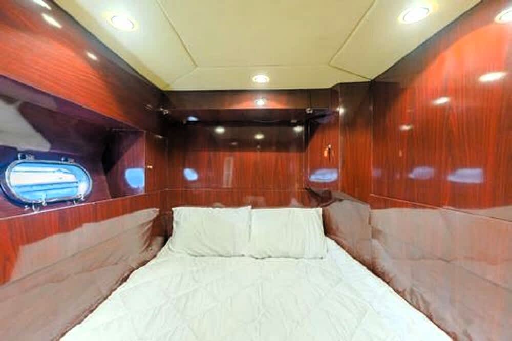 2-Hour Luxury Yacht Excursion in Dubaï