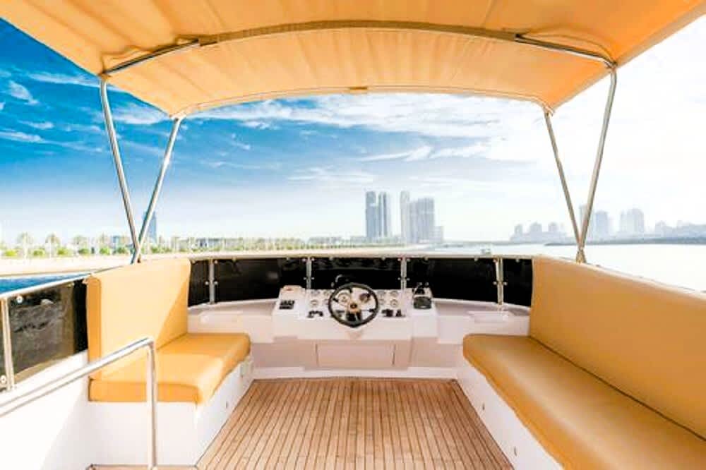 2-Hour Luxury Yacht Excursion in Dubaï