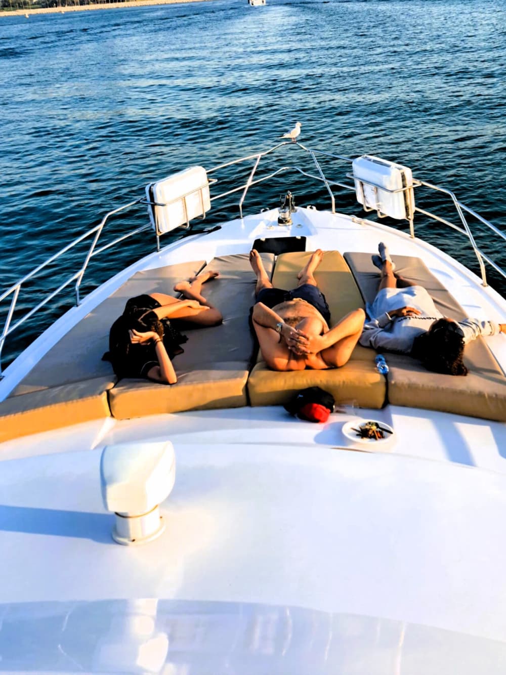2-Hour Luxury Yacht Excursion in Dubaï