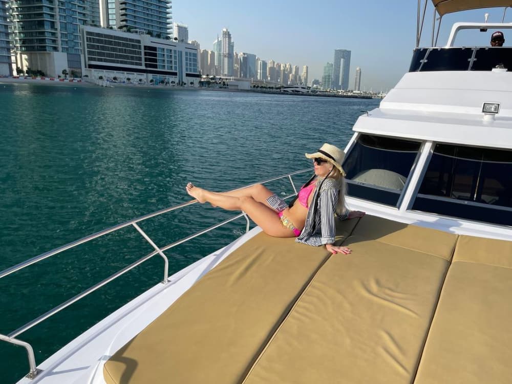 2-Hour Luxury Yacht Excursion in Dubaï