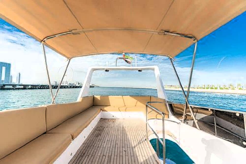 2-Hour Luxury Yacht Excursion in Dubaï