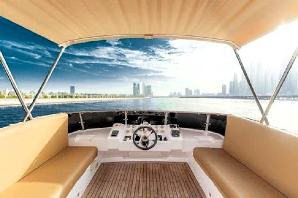 2-Hour Luxury Yacht Excursion in Dubaï