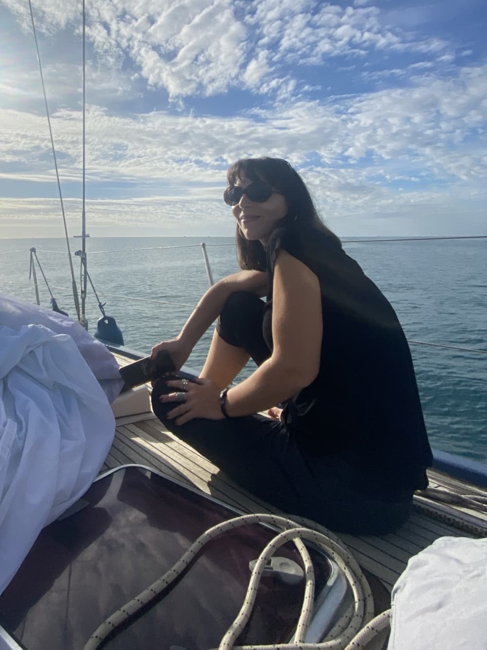 Explora Ostia y disfruta de un día completo de navegación a vela.