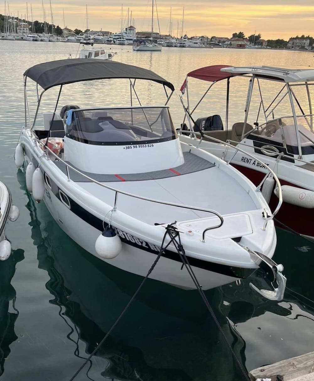 One day around Rogoznica: Enjoy 9h of discovery on a motorboat