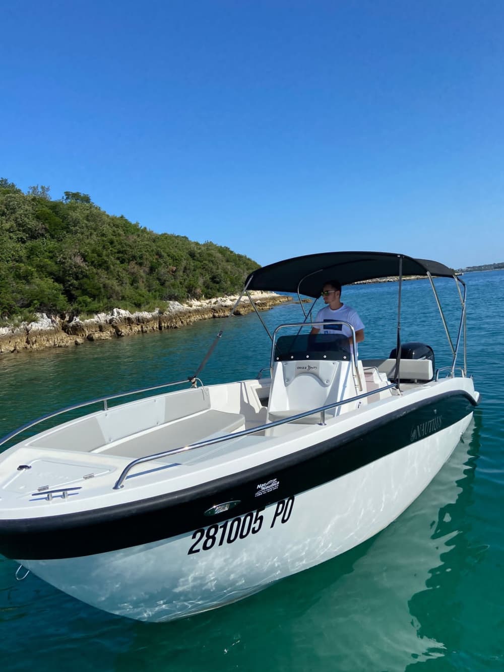 4 Stunden, um die versteckten Buchten des Yachthafens von Vrsar zu entdecken