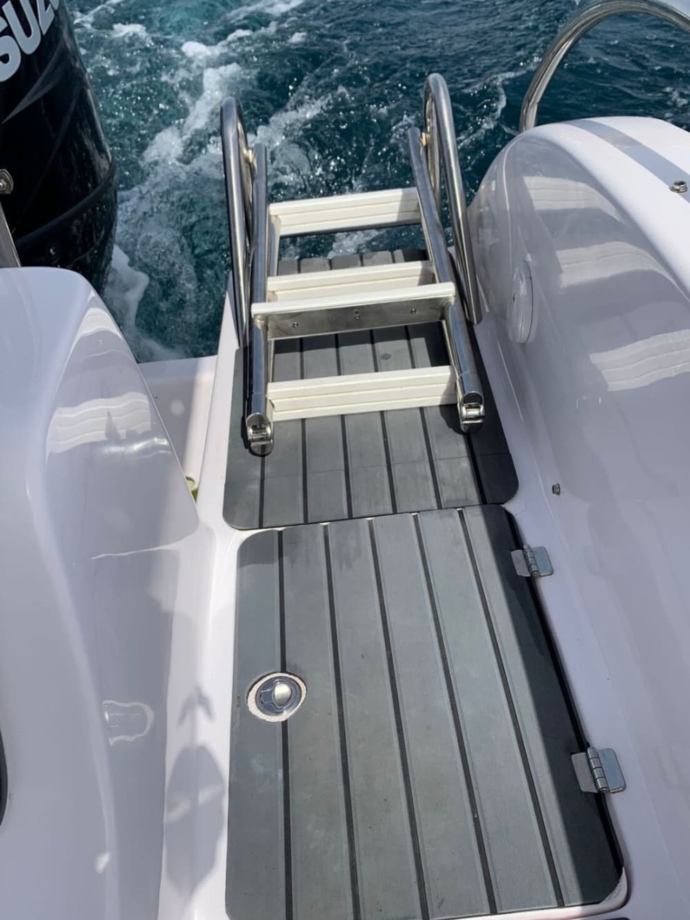 Мальта у моря: приключение на моторной лодке на целый день