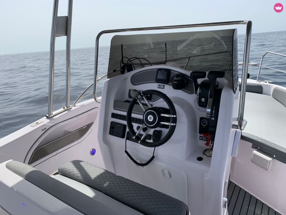 Мальта у моря: приключение на моторной лодке на целый день