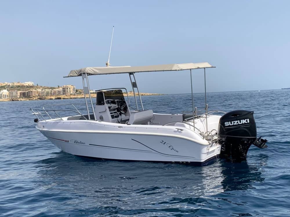 Мальта у моря: приключение на моторной лодке на целый день