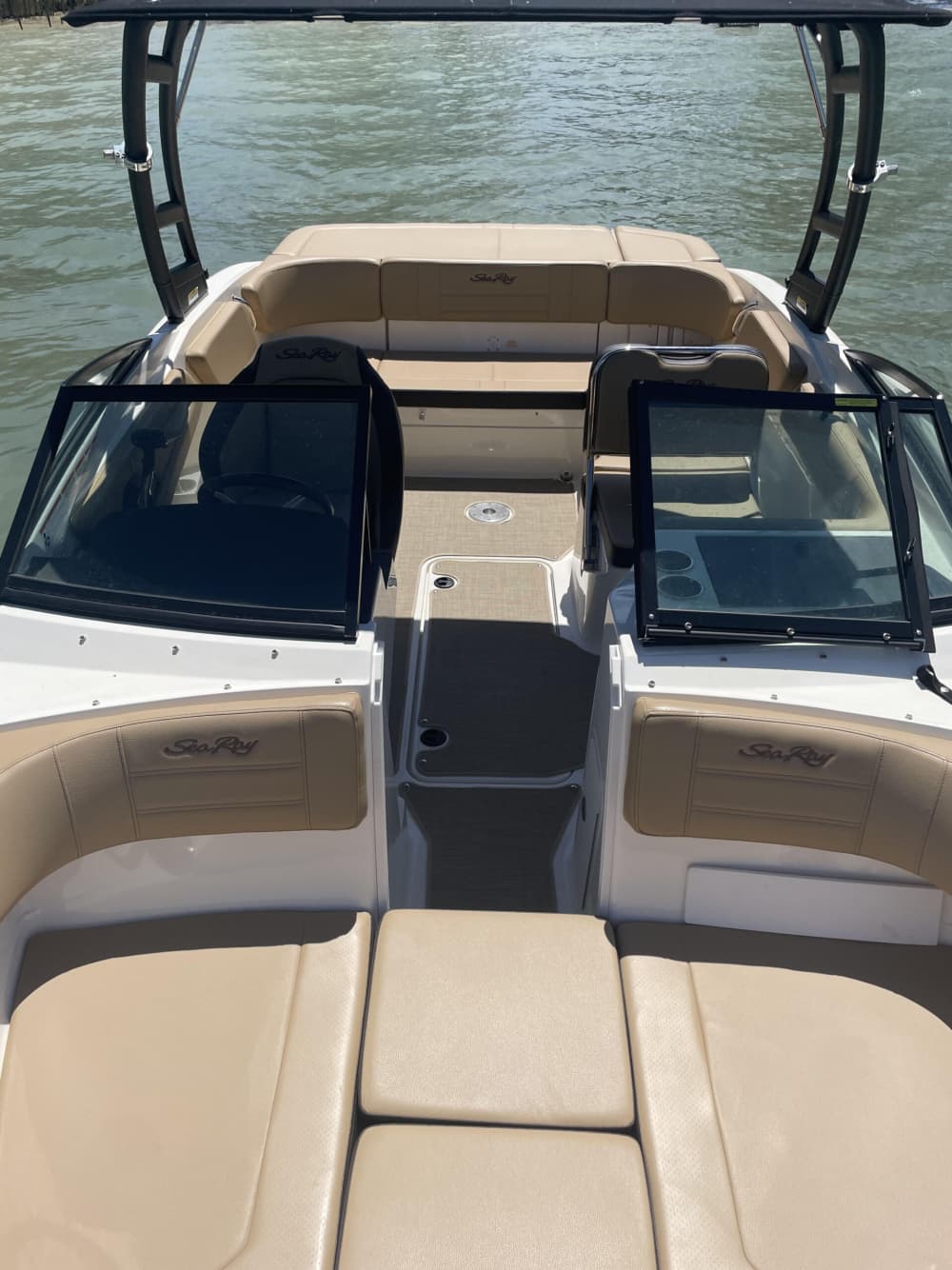 Desfrute de 3h30 de sol em um barco a motor em Sévrier.