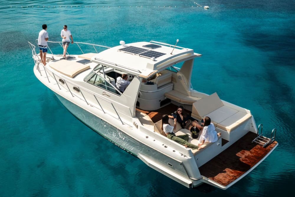 Küstenwunder: Versteckte Buchten und die Schönheit der roten Felsen ab Hvar