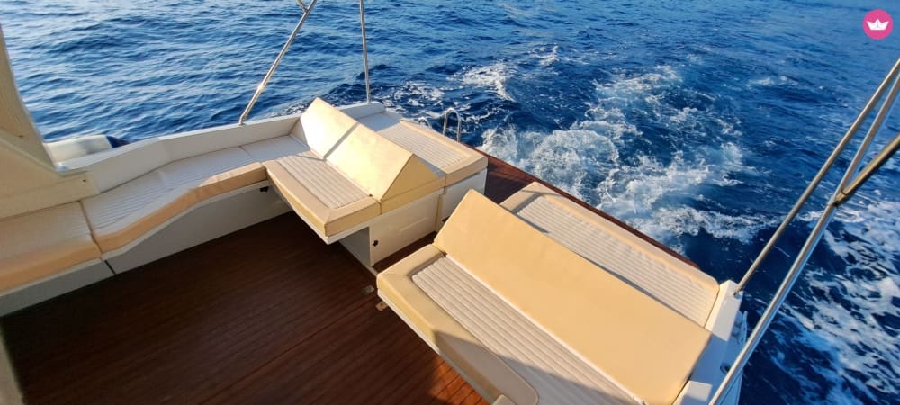 Küstenwunder: Versteckte Buchten und die Schönheit der roten Felsen ab Hvar