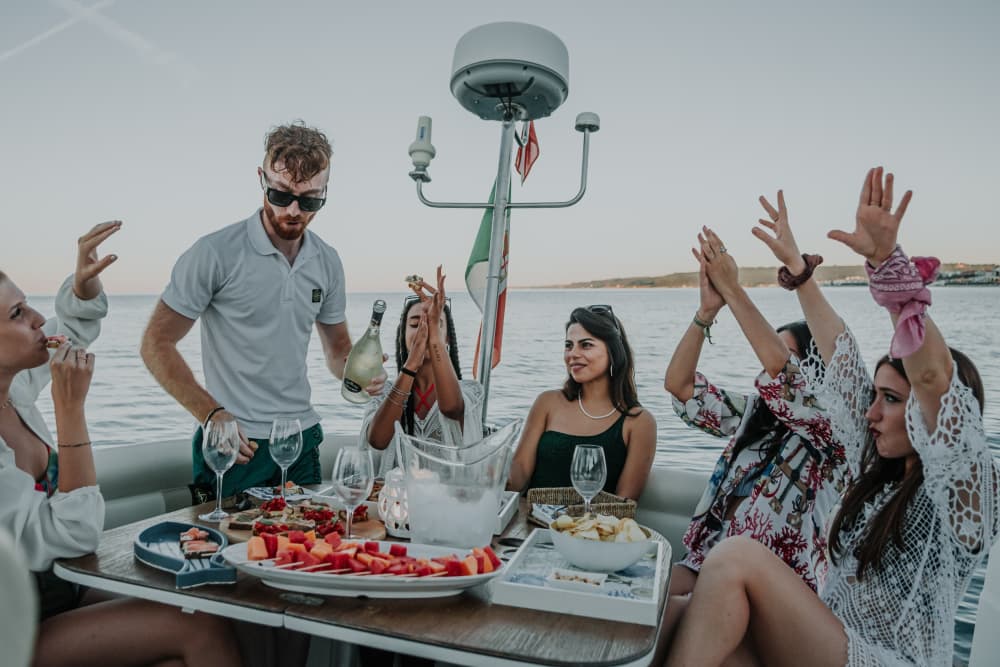 2 ore e 30 minuti a Fossacesia: noleggia una barca a motore e goditi il viaggio.